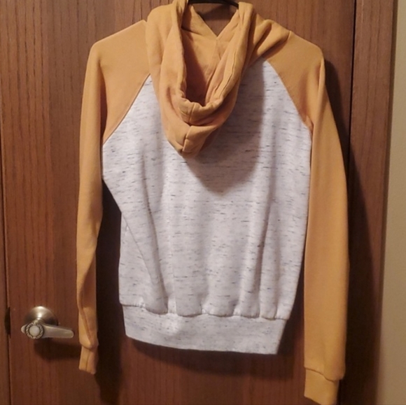 Size S Yellow and White Pullover Sweatshirt - Picture 4 of 4